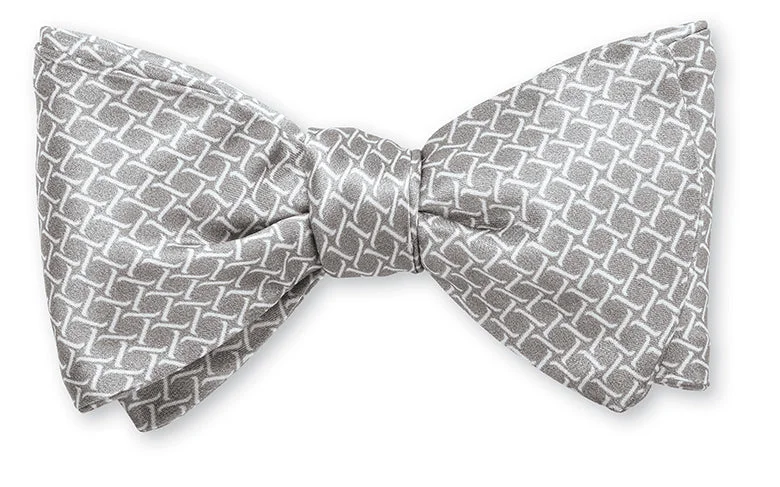 Silver Monroe Links Bow Tie - B5210